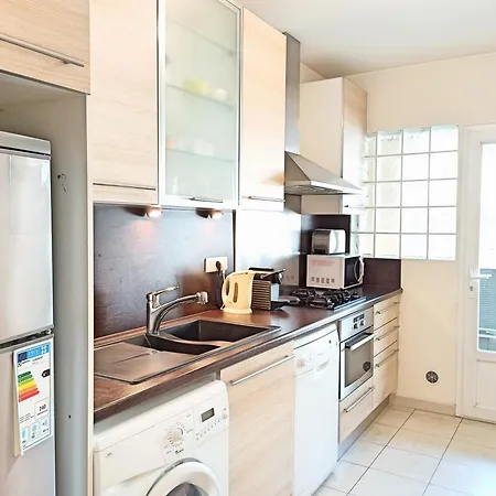 Daire Viva Riviera Cosy And Large 2 Bedrooms With Balcony Cannes